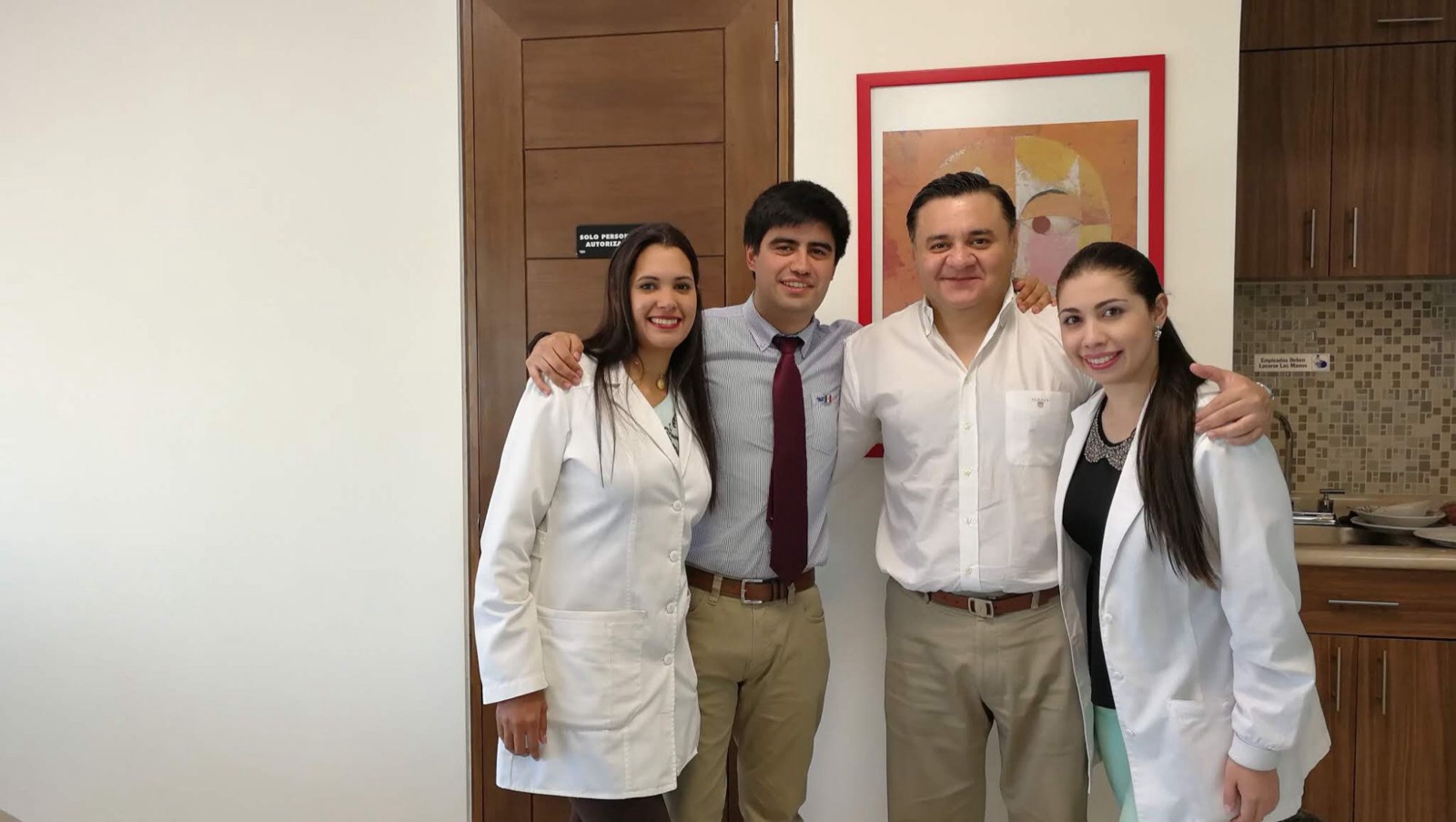 Elías Villagrán junto al equipo de la Clínica ABC del Vértigo durante su pasantía en México